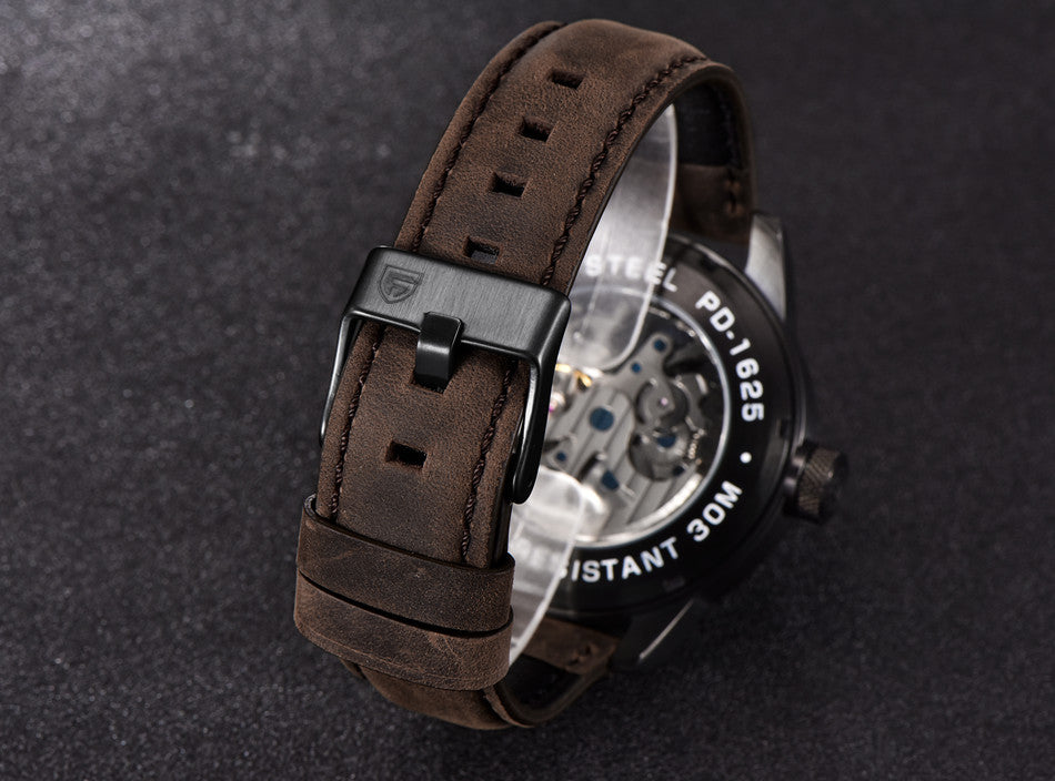 Automatic watch with exposed movement